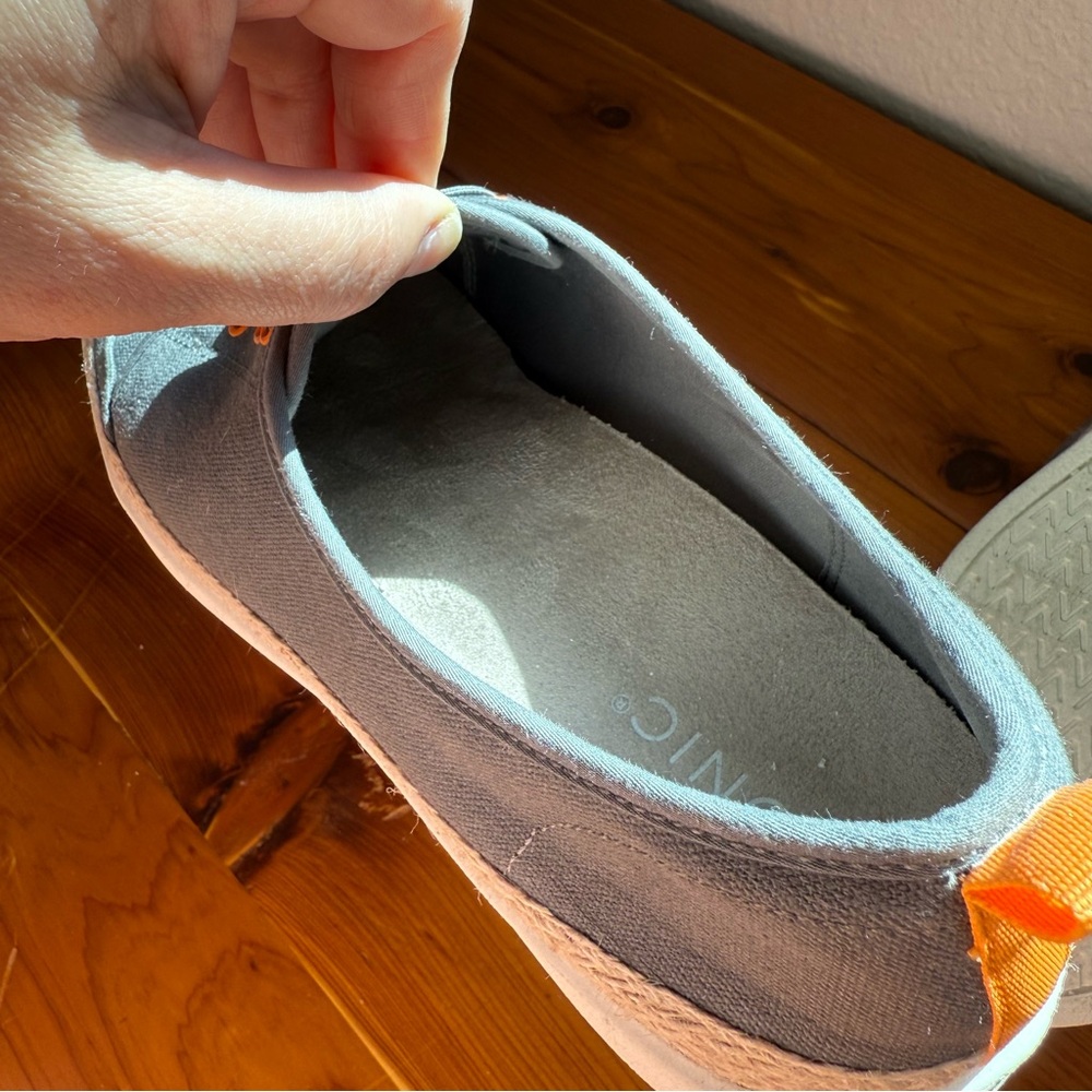 Vionic Jovie WMN (size 10) Gray Canvas Arch Support Shoes with Orange Accents - Picture 4 of 9